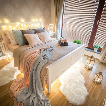פראג Luxury Apartment River Diamond Residence מראה חיצוני תמונה