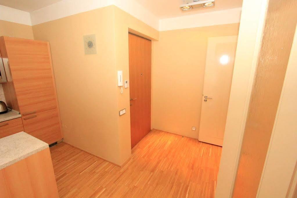 פראג Luxury Apartment River Diamond Residence מראה חיצוני תמונה