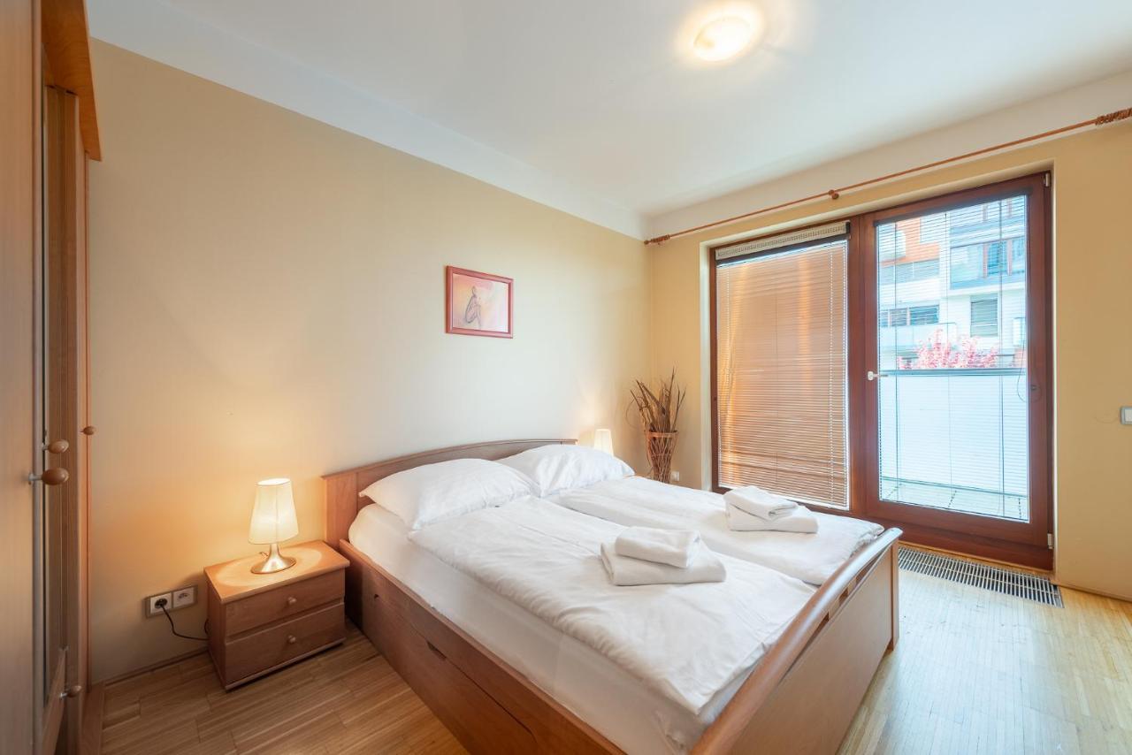 פראג Luxury Apartment River Diamond Residence מראה חיצוני תמונה